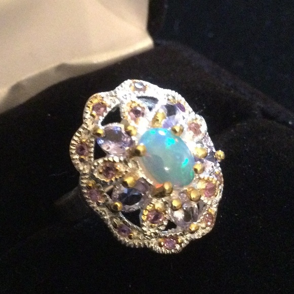 Outstanding AA+ Genuine Natural Opal with Tanzanite - Picture 2 of 14